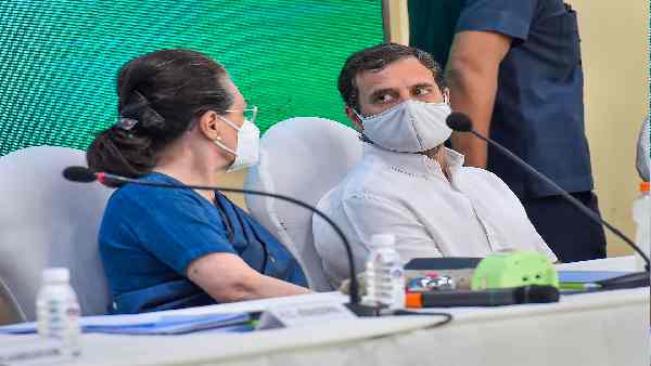 कांग्रेस की हार के लिए गांधी परिवार जिम्मेदार- अमरिंदर सिंह कांग्रेस की हार के लिए गांधी परिवार जिम्मेदार- अमरिंदर सिंह