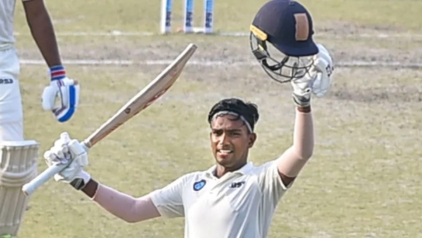 कुमार कुशाग्र ने बरसाए रन