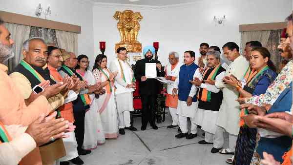 चुनाव हारकर भी बीजेपी के बाजीगर बने सीएम धामी