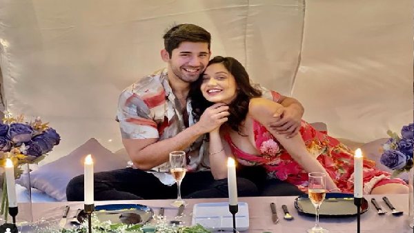 लंबा चौड़ा ब्रेकअप नोट किया शेयर 