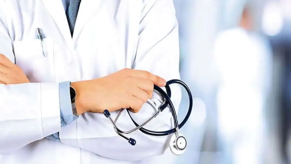 उल्टी कराने के बाद नॉर्मल हुआ बच्चा