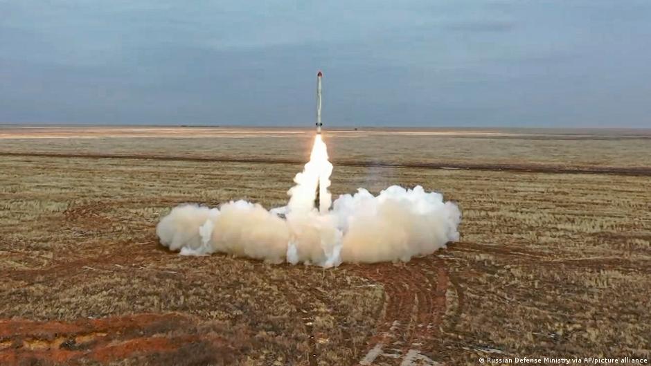 19 फरवरी 2022 को मिसाइल टेस्ट अभ्यास में शामिल हुए पुतिन 19 फरवरी 2022 को मिसाइल टेस्ट अभ्यास में शामिल हुए पुतिन