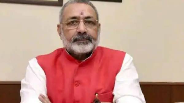 केंद्रीय मंत्री गिरिराज सिंह को सौंपा ज्ञापन केंद्रीय मंत्री गिरिराज सिंह को सौंपा ज्ञापन