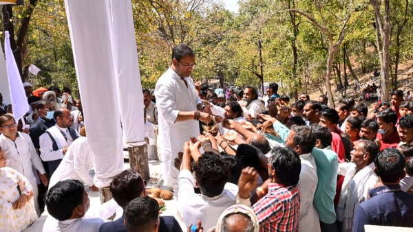 सतनामी समुदाय के धर्मगुरु हैं गुरुरूद्र कुमार सतनामी समुदाय के धर्मगुरु हैं गुरुरूद्र कुमार