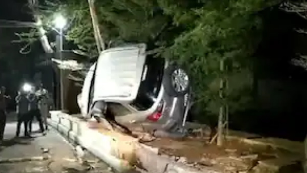 कार की चपेट में आने से एक महिला की भी मौत