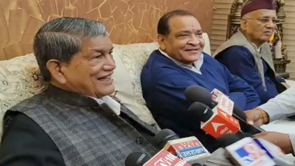 अपने पक्ष मे माहौल बनाने में जुटे सीनियर नेता