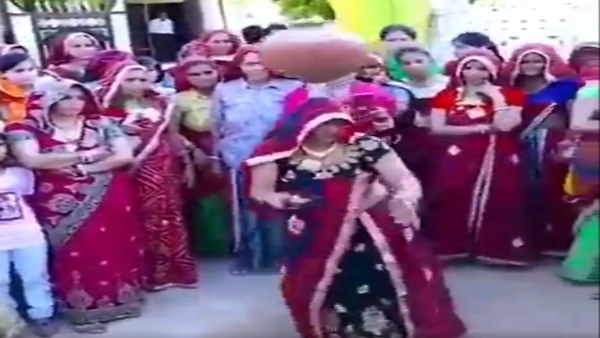  24 की उम्र में आईएएस बनी थीं रुक्मणी रियार