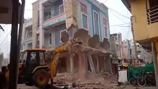 सीने में चाकू लगने से मौत