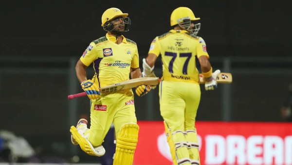 3 बदलाव के साथ उतरी है सीएसके 3 बदलाव के साथ उतरी है सीएसके