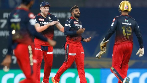 फील्डिंग में आरसीबी ने छोड़े कैच