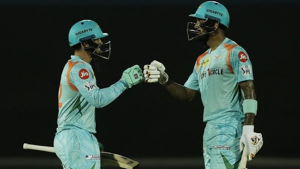 पावरप्ले में फेंकी 3 ओवर की गेंदबाजी