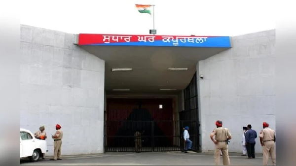 चप्पल, बूट, पगडी को बनाते थे जरिया चप्पल, बूट, पगडी को बनाते थे जरिया