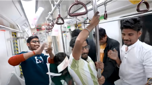 रात साढ़े नौ बजे का स्लॉट मिला