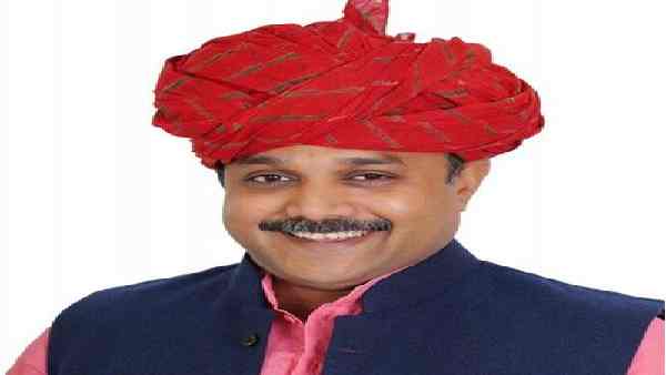 'विधायक पुत्र की 'गीदड़-करतूत' देखने भी आइए!'