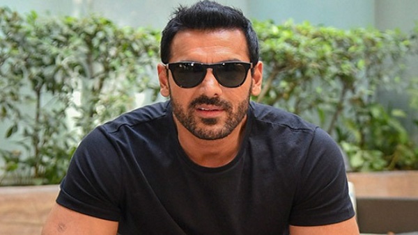 जॉन ने तंज करते हुए कहा- Ohh आई एम सॉरी 