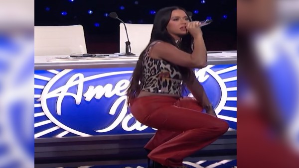 जैसे ही कैटी पीछे की तरफ झुकीं और...