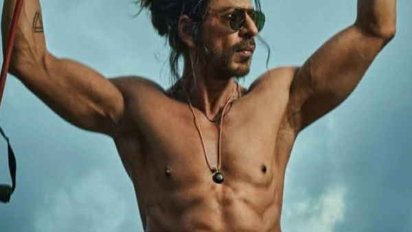 अपने पठान अवतार में नजर आए शाहरुख खान 