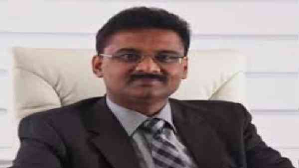 मिठाई के बाद ऑटो कारोबार से जुड़ा परिवार मिठाई के बाद ऑटो कारोबार से जुड़ा परिवार