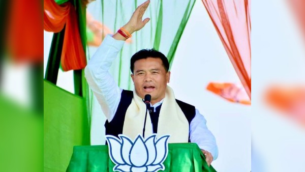 तृणमूल कांग्रेस से भाजपा में शामिल हुए तृणमूल कांग्रेस से भाजपा में शामिल हुए