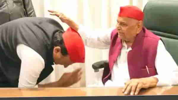 2012 में यूपी के सीएम बने थे अखिलेश 