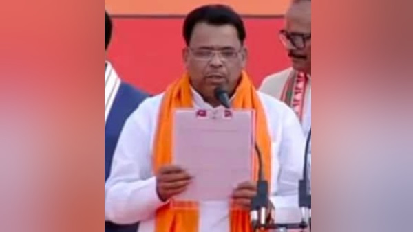 BSP से शुरू की राजनीतिक पारी BSP से शुरू की राजनीतिक पारी