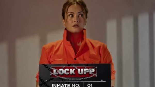 शादी के बाद किसी और को किया किस