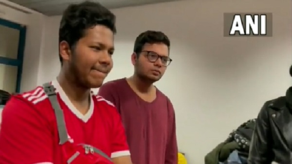 यूक्रेन में जान बचा रहा है भारतीय झंडा 