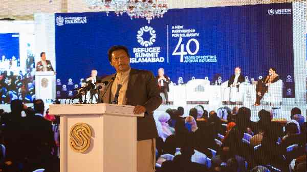 100% मुश्किल में हैं इमरान- सहयोगी