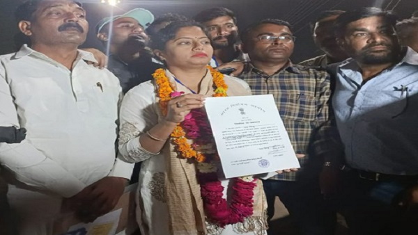 अपना दल का गठन किया था पल्लवी ने