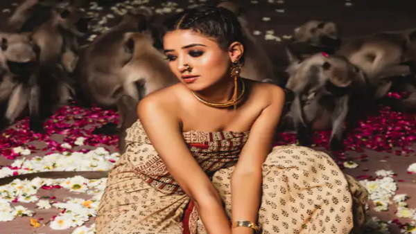 हैंडलूम से बने डिजाइनर आउटफिट देखने को मिलेंगे