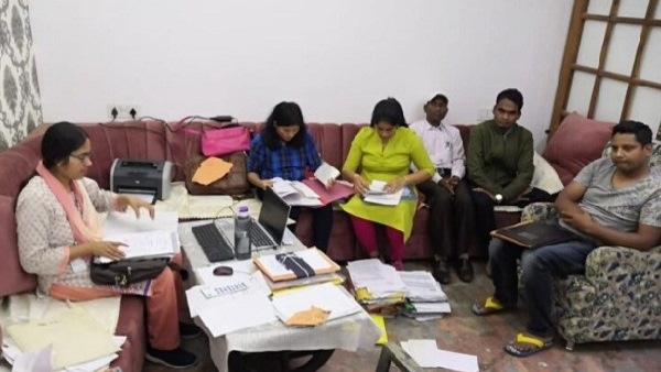 EOW की रेड के बाद से प्रोफेसर दम्पति लापता