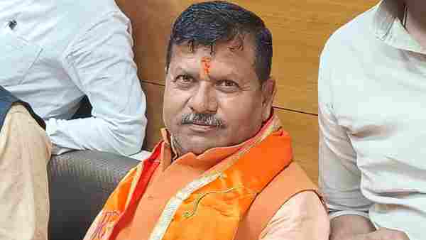 कौन हैं राकेश राठौर गुरु