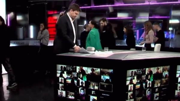 सामूहिक इस्तीफे का वीडियो सोशल मीडिया पर तेजी से वायरल है