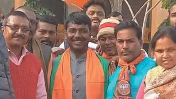 मेरी जीत पर रिक्शा चालकों ने मनाई खुशी