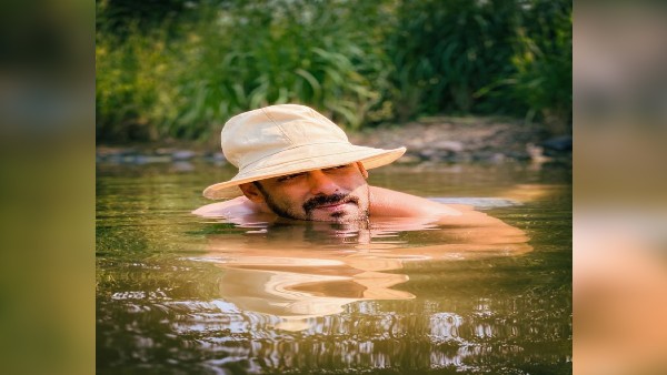  तालाब में चिल कर रहे 'भाईजान'