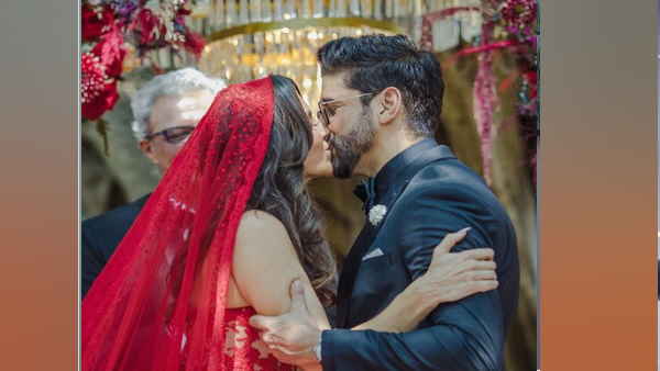 शिबानी दांडेकर ने लोगों को जवाब देने के लिए शेयर किया वीडियो 