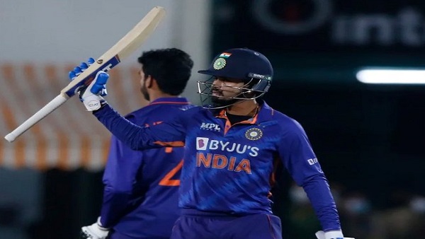 ICC से अय्यर को मिला ये सम्मान ICC से अय्यर को मिला ये सम्मान