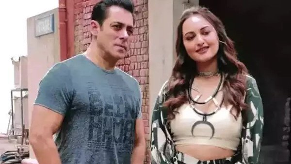 यूल‍िया वंतूर को डेट कर रहे सलमान?