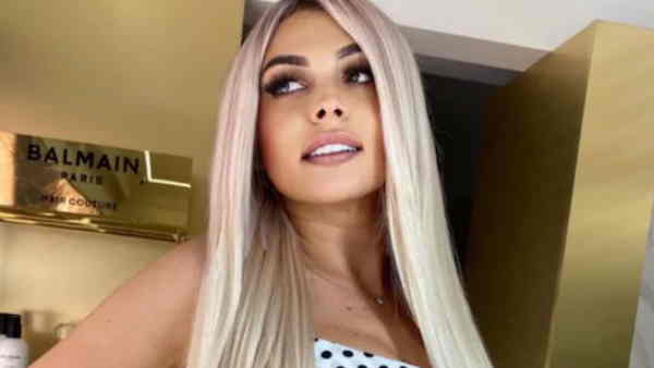 OnlyFans पर कमाने लगी लाखों रुपये