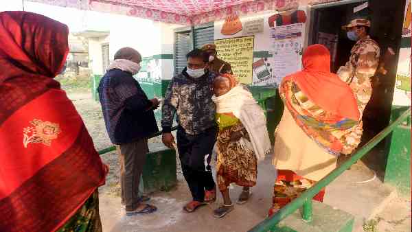 सुरक्षित सीटों पर भी बसपा-कांग्रेस से सपा को मिला लाभ