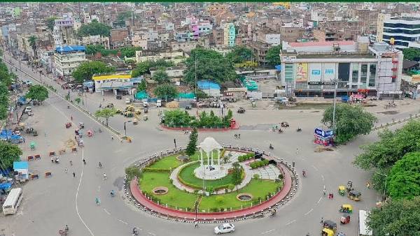 शहर की सड़कों से लेकर गांव की गलियों तक की सफ़ाई शहर की सड़कों से लेकर गांव की गलियों तक की सफ़ाई