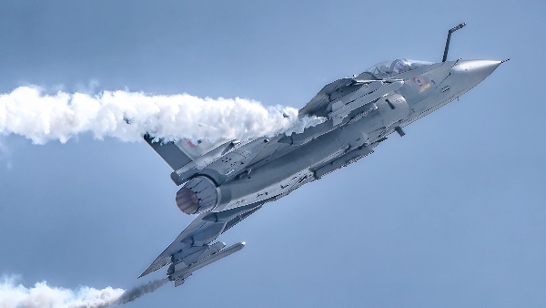 इसमें स्वदेशी हवा से हवा में मार करने वाली मिसाइल भी लगाई गई है