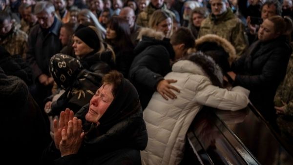 रिहायशी इलाकों में बमबारी