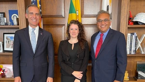 डॉ. जेफ ने निभाई बड़ी जिम्मेदारियां