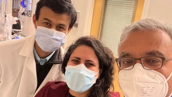 कौन हैं डॉ. आशीष झा?