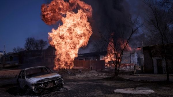 थिएटर पर हमला, 300 मरे