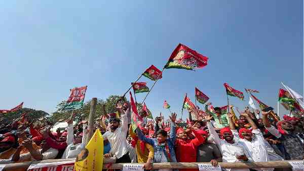 मुस्लिम-यादव वोटरों का सपा के पक्ष में झुकाव बरकरार