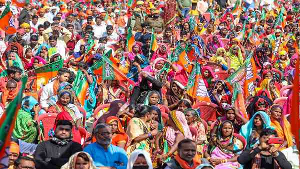 यूपी में ओबीसी और दलितों ने किस पार्टी को ज्यादा वोट दिया ?