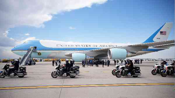 इंग्लैंड के आसमान में मंडराया 'कयामत के दिन का विमान'