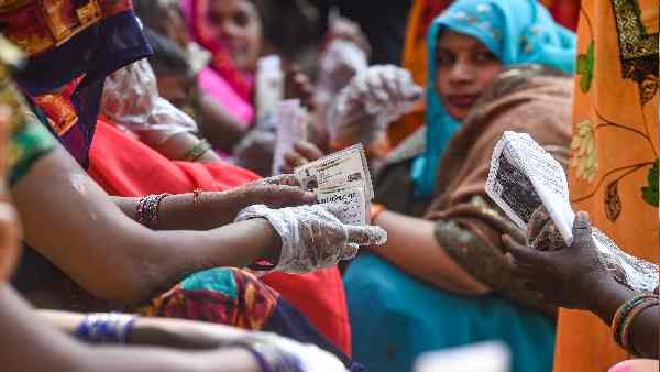 सट्टा बाजार में सपा को मिल रहा है ज्यादा भाव-सट्टा बाजार सट्टा बाजार में सपा को मिल रहा है ज्यादा भाव-सट्टा बाजार